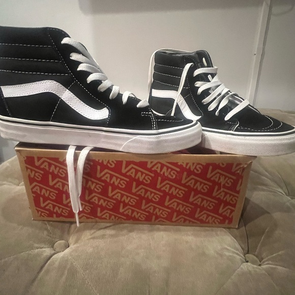Vans Sk8-Hi Black White- Size: M-7.5/W-9 - Picture 3 of 3